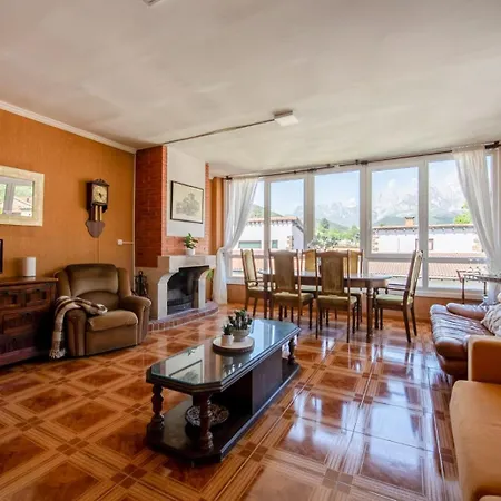 La Casa De Chachi * Potes
